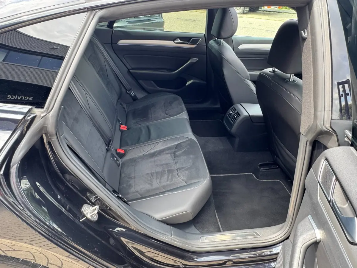 2.0 TSI Business R Exclusive | Met o.a. Panoramadak, R-line in- en exterieur, elektrische achterklep en cruise!