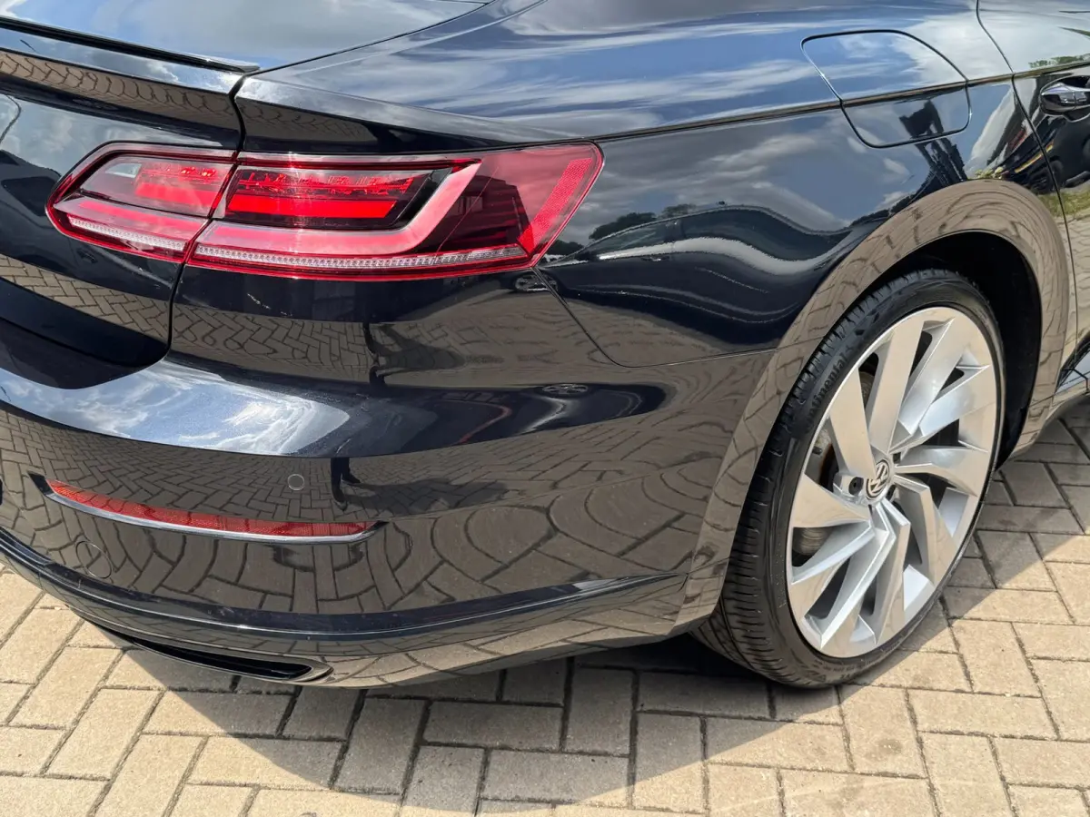 2.0 TSI Business R Exclusive | Met o.a. Panoramadak, R-line in- en exterieur, elektrische achterklep en cruise!