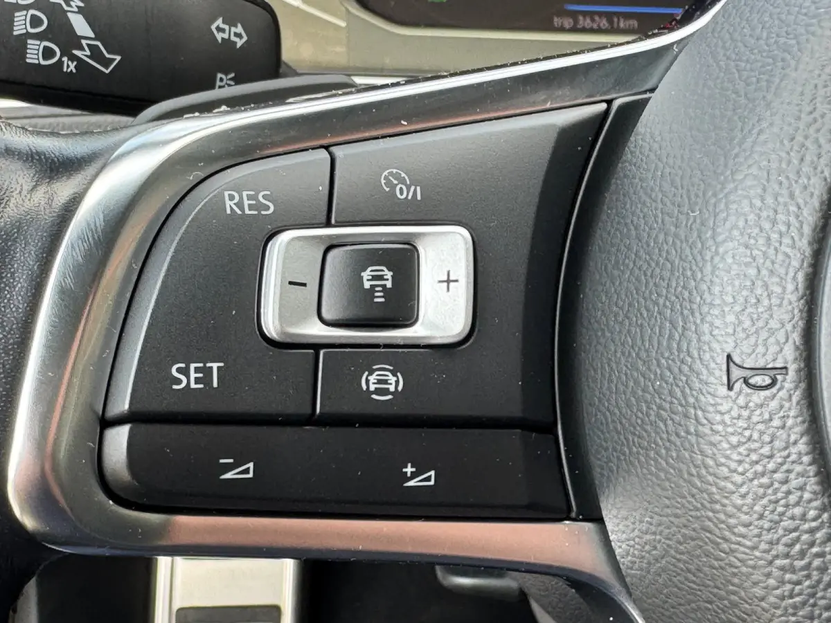 2.0 TSI Business R Exclusive | Met o.a. Panoramadak, R-line in- en exterieur, elektrische achterklep en cruise!