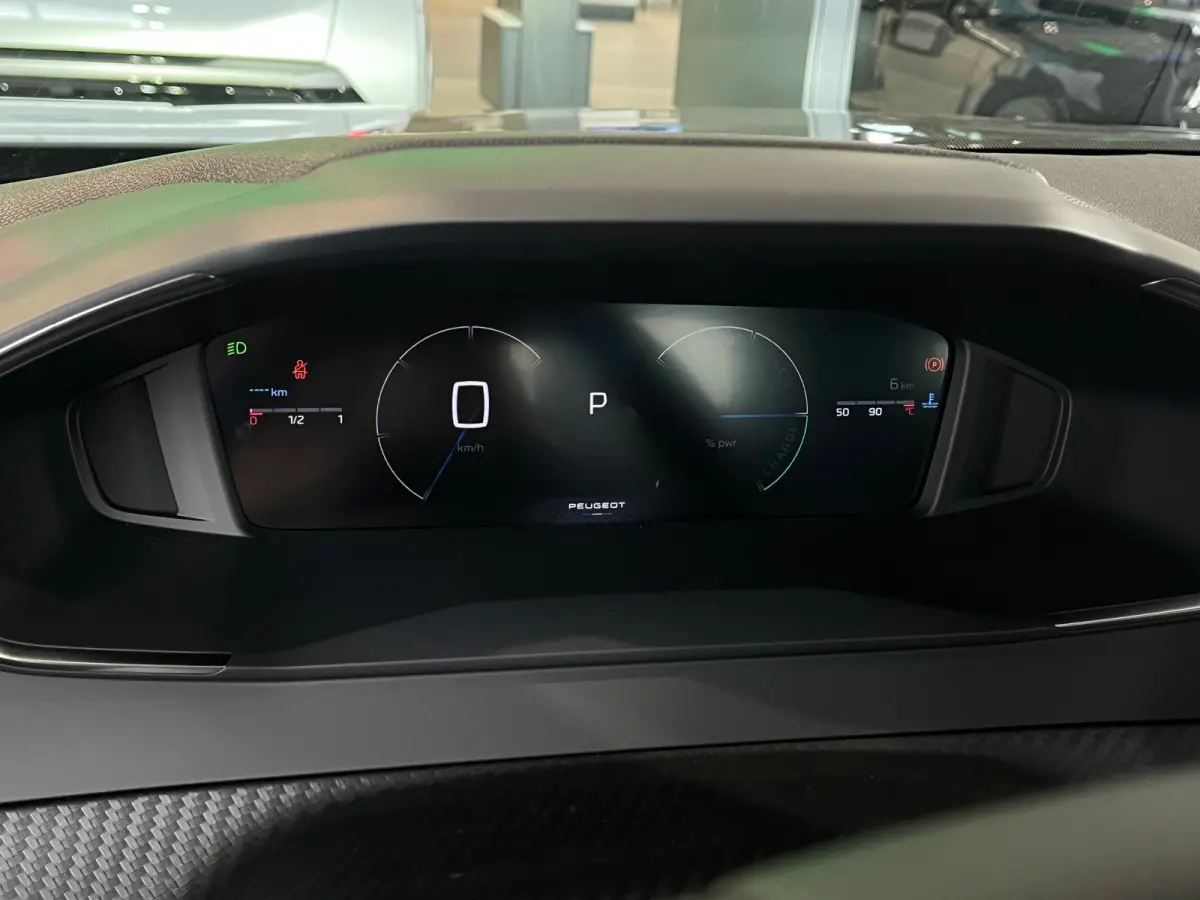 1.2 Hybrid 145 Allure VOORRAAD ACTIE | 8 JAAR GARANTIE | Airco (automatisch) | Apple Carplay/Android Auto|telefoonintegratie premium | Cruise control adaptief met Stop&Go en stuurhulp