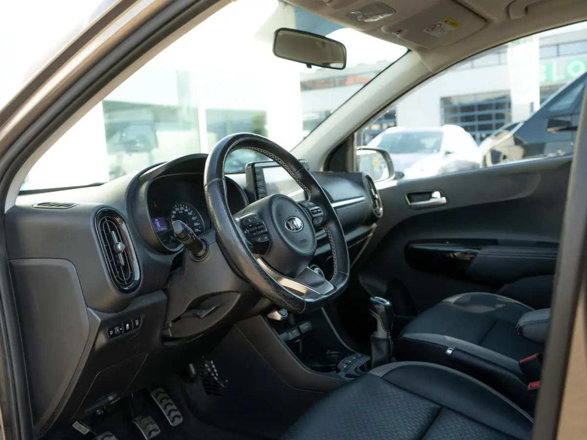 1.0 T-GDI X-Line | 100PK | Stoel en stuurverwarming | Navigatie | Climate control |