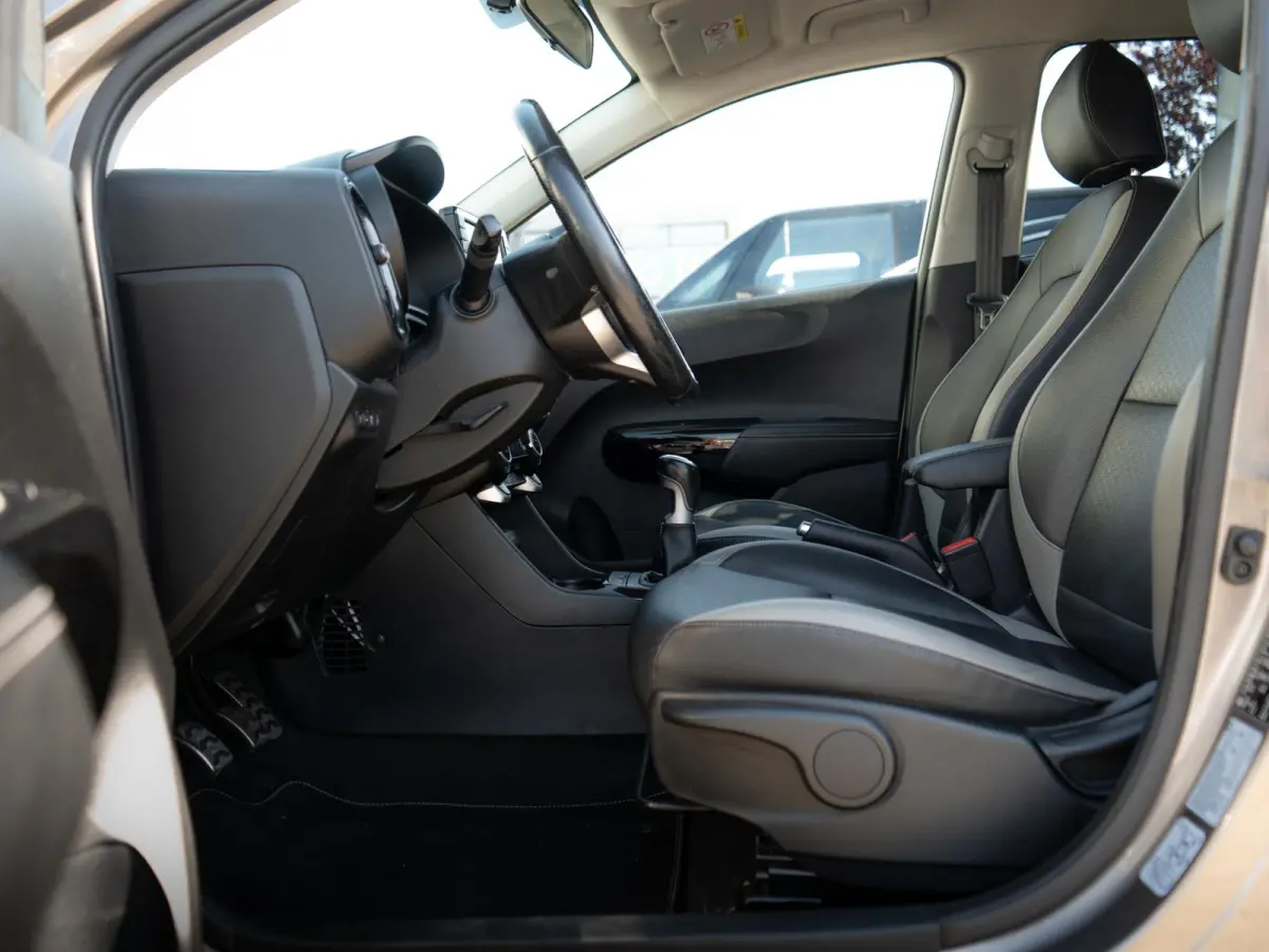 1.0 T-GDI X-Line | 100PK | Stoel en stuurverwarming | Navigatie | Climate control |