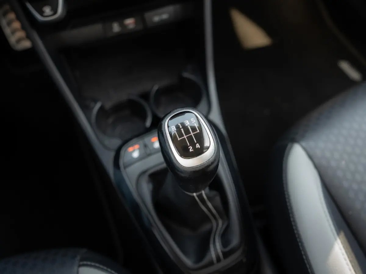1.0 T-GDI X-Line | 100PK | Stoel en stuurverwarming | Navigatie | Climate control |