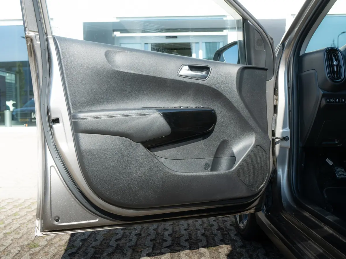 1.0 T-GDI X-Line | 100PK | Stoel en stuurverwarming | Navigatie | Climate control |