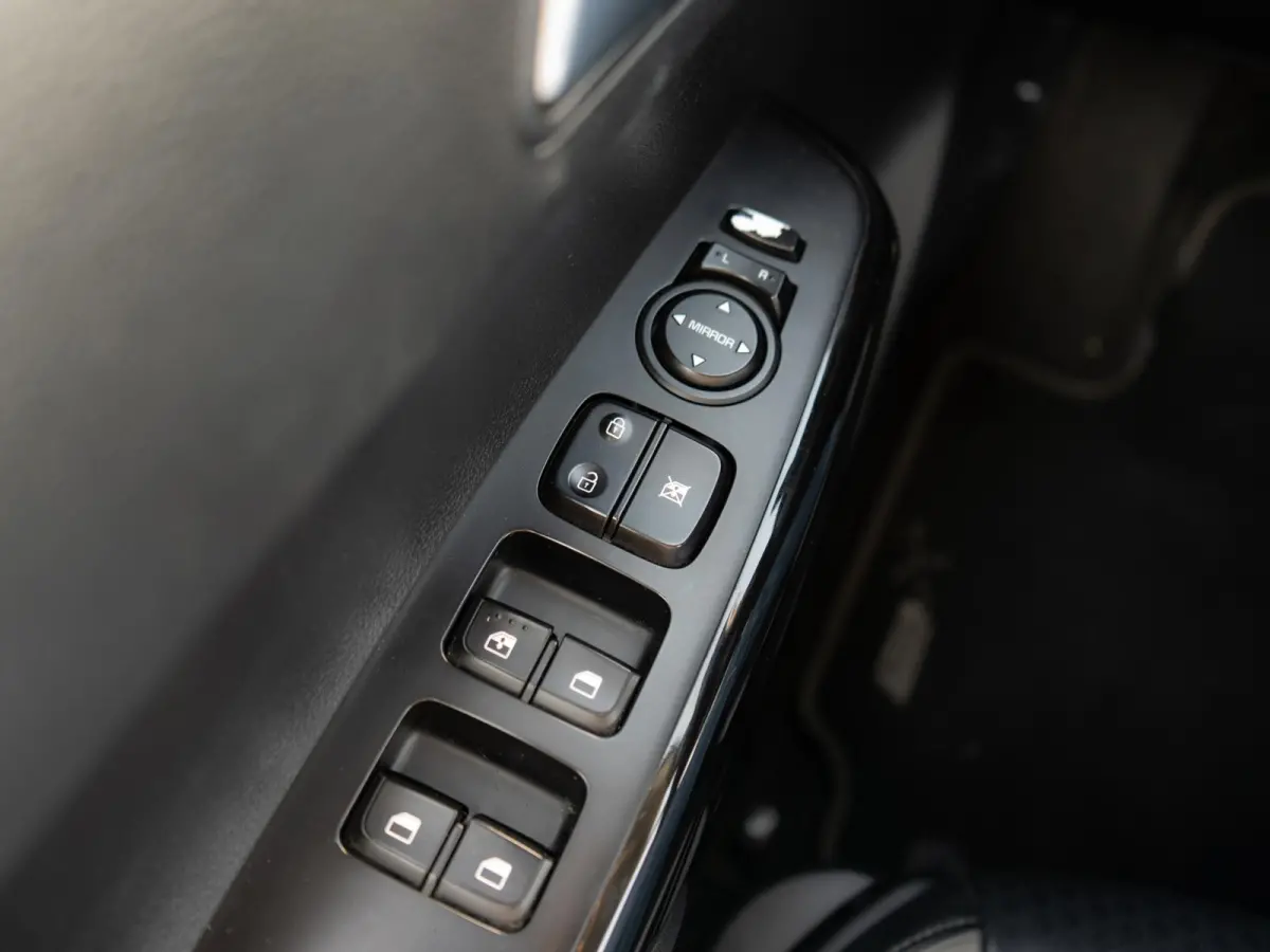 1.0 T-GDI X-Line | 100PK | Stoel en stuurverwarming | Navigatie | Climate control |