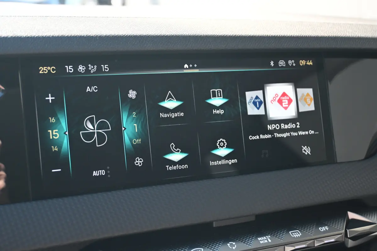 No 4 Ligne Business Tot 8 Jaar Garantie! | Navigatie | Warmtepomp | Climate Control | Draadloos Apple Carplay & Android Auto |