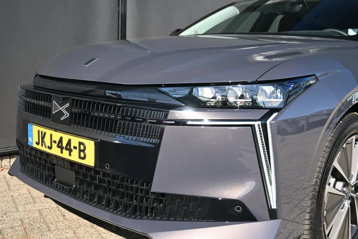 No 4 Ligne Business Tot 8 Jaar Garantie! | Navigatie | Warmtepomp | Climate Control | Draadloos Apple Carplay & Android Auto |