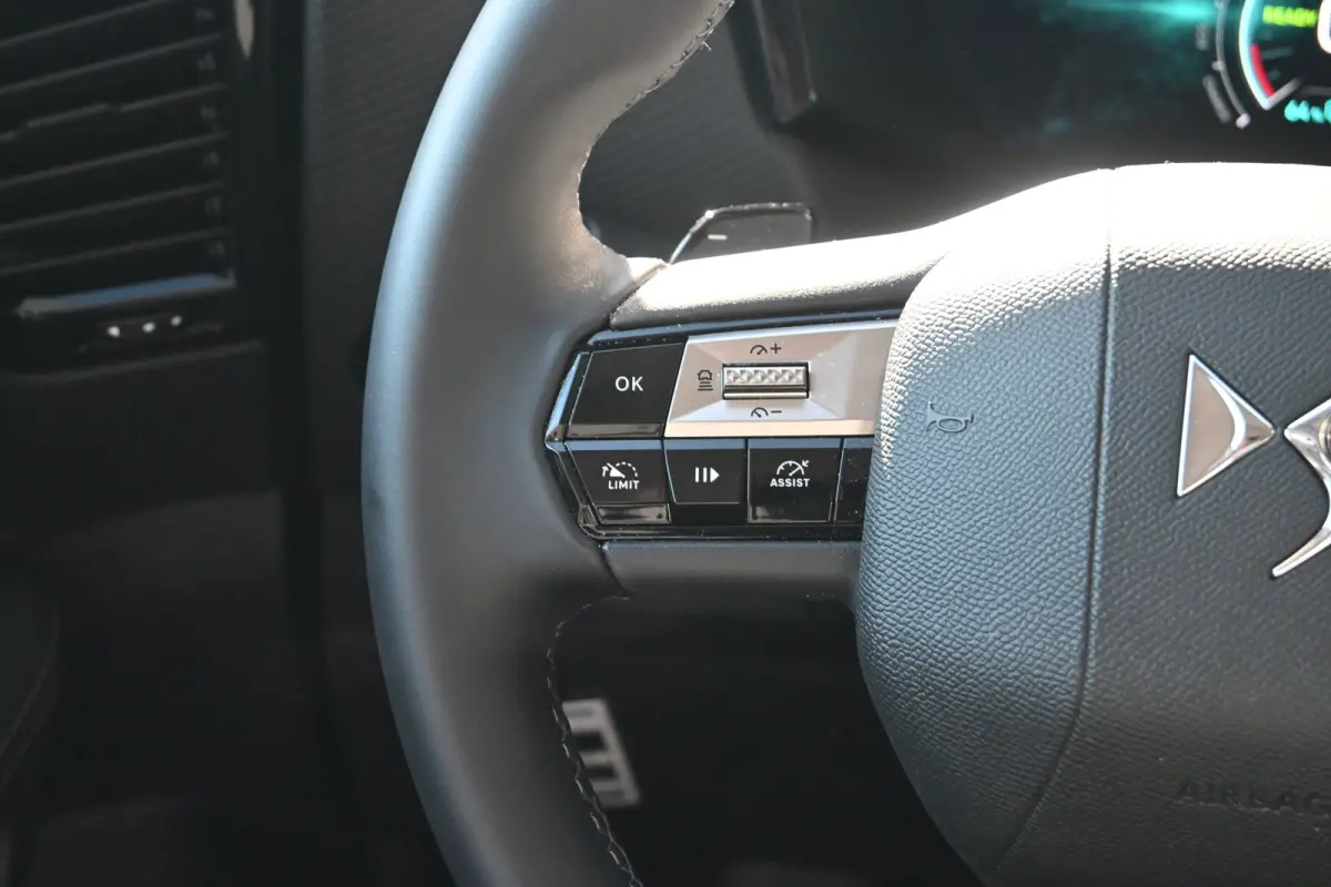 No 4 Ligne Business Tot 8 Jaar Garantie! | Navigatie | Warmtepomp | Climate Control | Draadloos Apple Carplay & Android Auto |