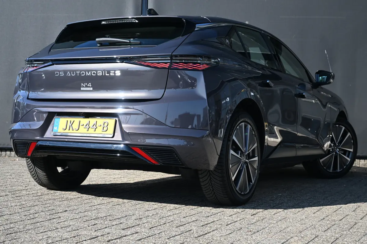 No 4 Ligne Business Tot 8 Jaar Garantie! | Navigatie | Warmtepomp | Climate Control | Draadloos Apple Carplay & Android Auto |