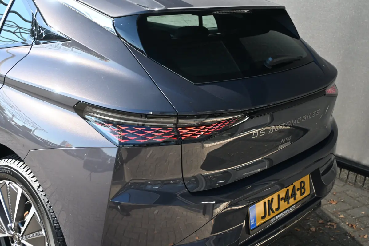 No 4 Ligne Business Tot 8 Jaar Garantie! | Navigatie | Warmtepomp | Climate Control | Draadloos Apple Carplay & Android Auto |