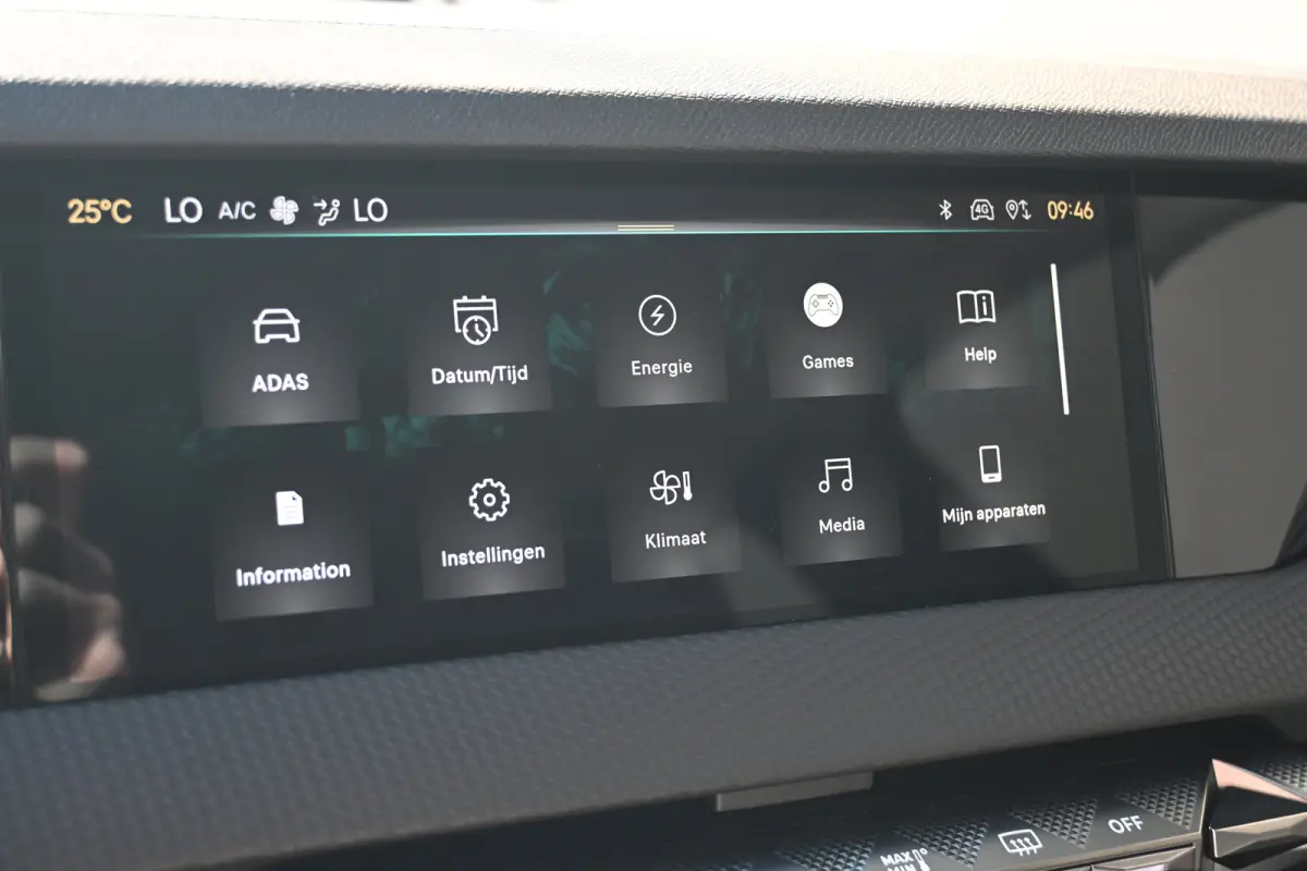 No 4 Ligne Business Tot 8 Jaar Garantie! | Navigatie | Warmtepomp | Climate Control | Draadloos Apple Carplay & Android Auto |