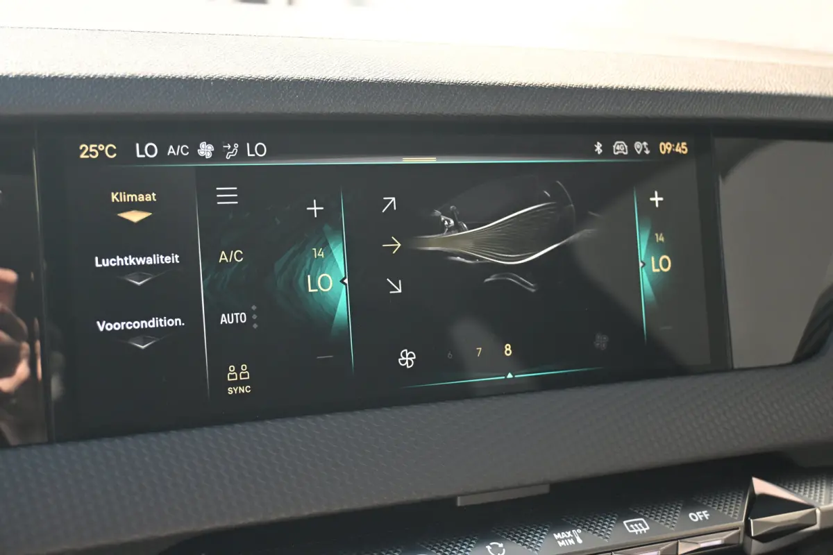No 4 Ligne Business Tot 8 Jaar Garantie! | Navigatie | Warmtepomp | Climate Control | Draadloos Apple Carplay & Android Auto |