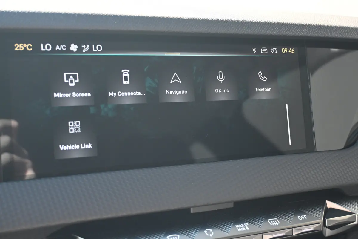No 4 Ligne Business Tot 8 Jaar Garantie! | Navigatie | Warmtepomp | Climate Control | Draadloos Apple Carplay & Android Auto |