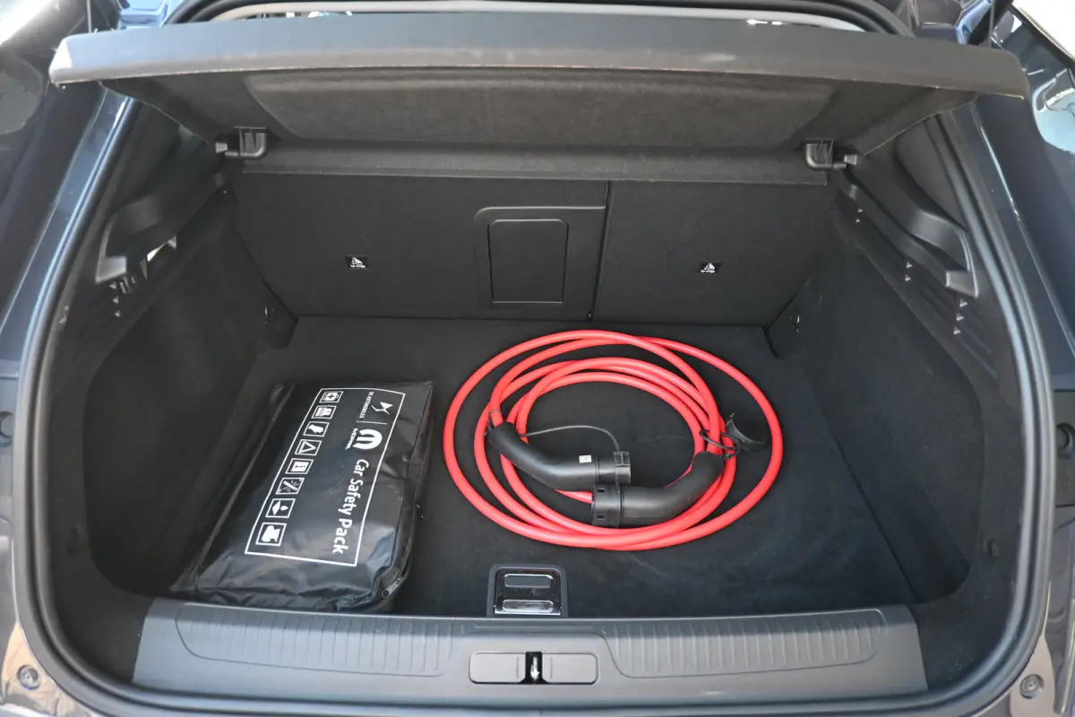 No 4 Ligne Business Tot 8 Jaar Garantie! | Navigatie | Warmtepomp | Climate Control | Draadloos Apple Carplay & Android Auto |