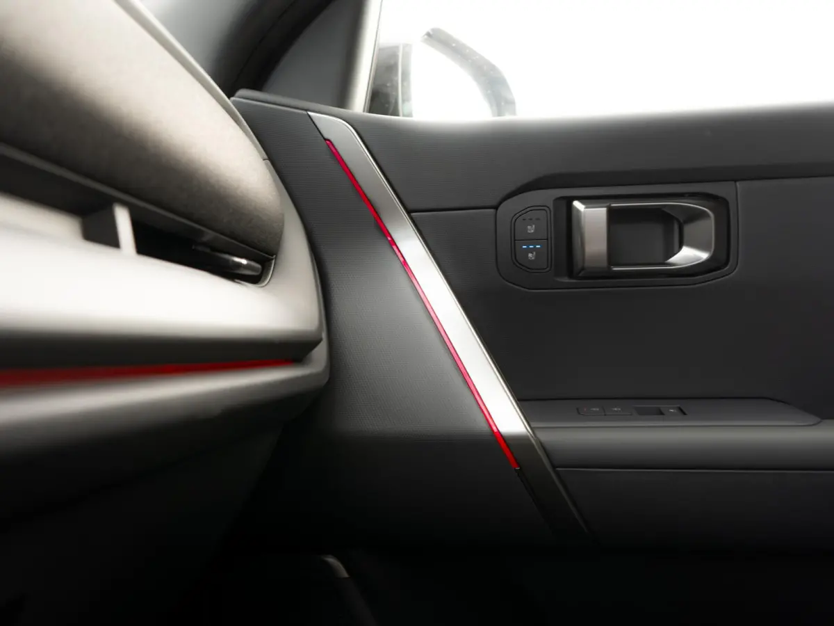 1.6 GDi Hybrid X-Line | Stoel en stuurverwarming / Ventilatie | Navigatie |