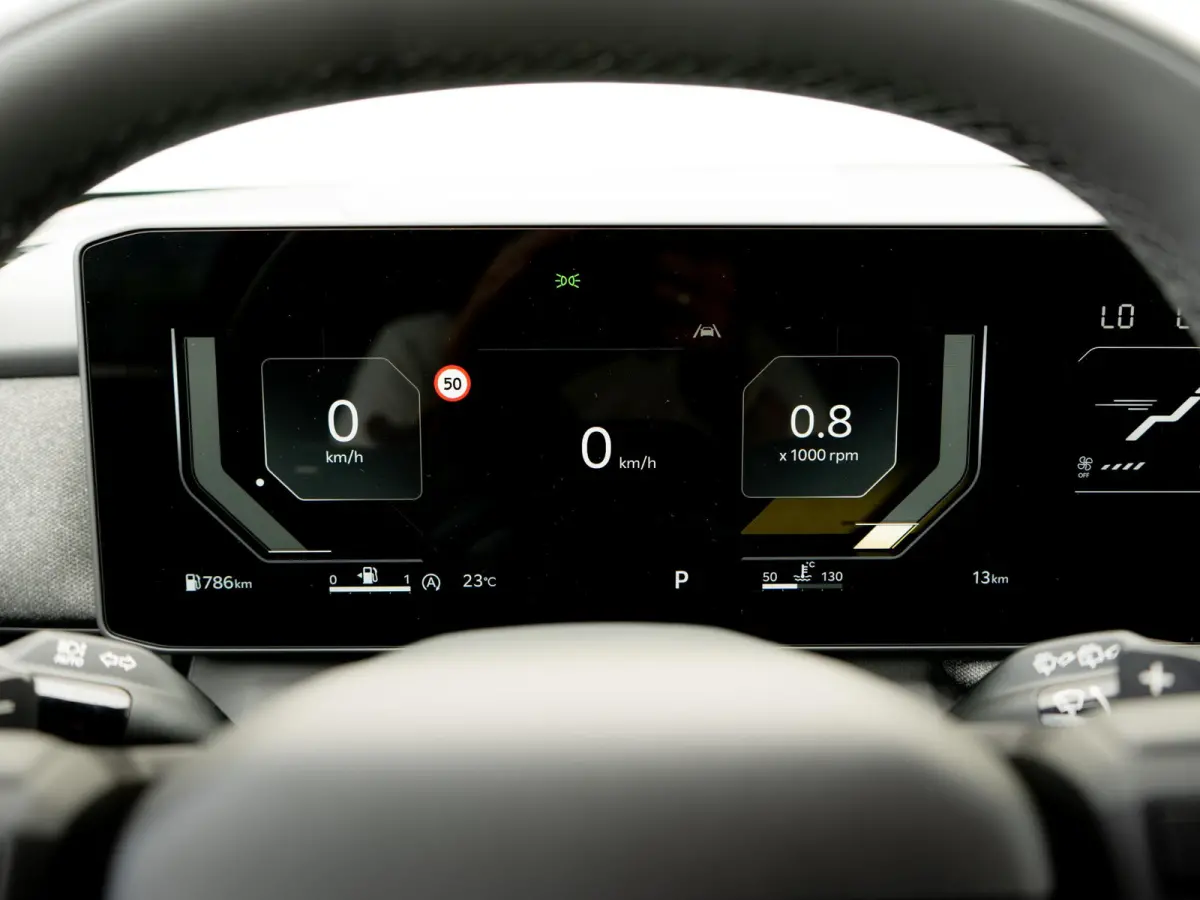 1.6 GDi Hybrid X-Line | Stoel en stuurverwarming / Ventilatie | Navigatie |