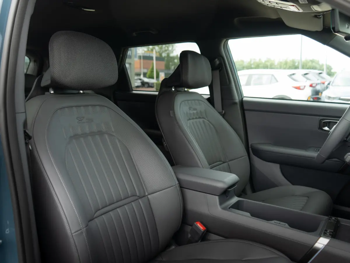 1.6 GDi Hybrid X-Line | Stoel en stuurverwarming / Ventilatie | Navigatie |