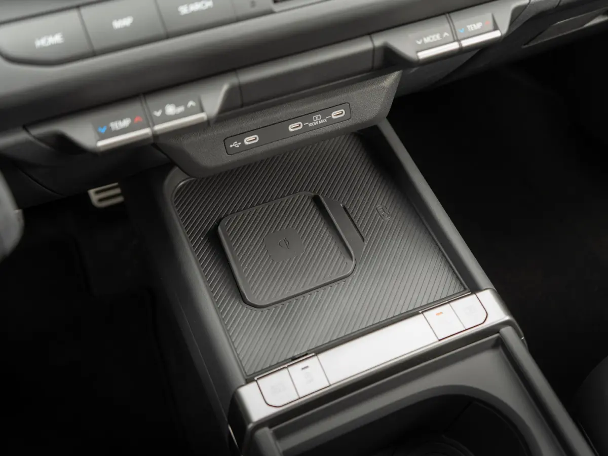 1.6 GDi Hybrid X-Line | Stoel en stuurverwarming / Ventilatie | Navigatie |