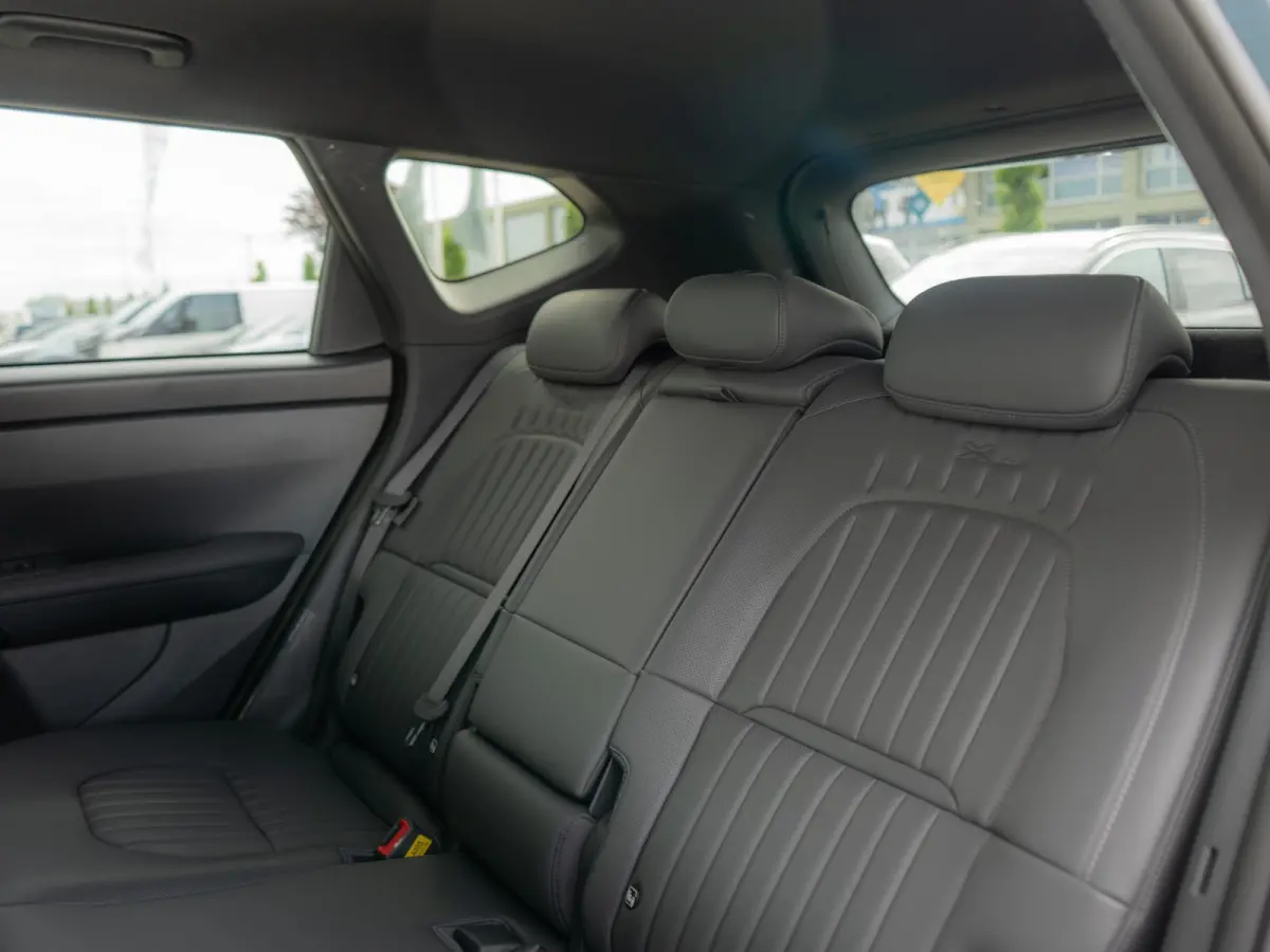 1.6 GDi Hybrid X-Line | Stoel en stuurverwarming / Ventilatie | Navigatie |