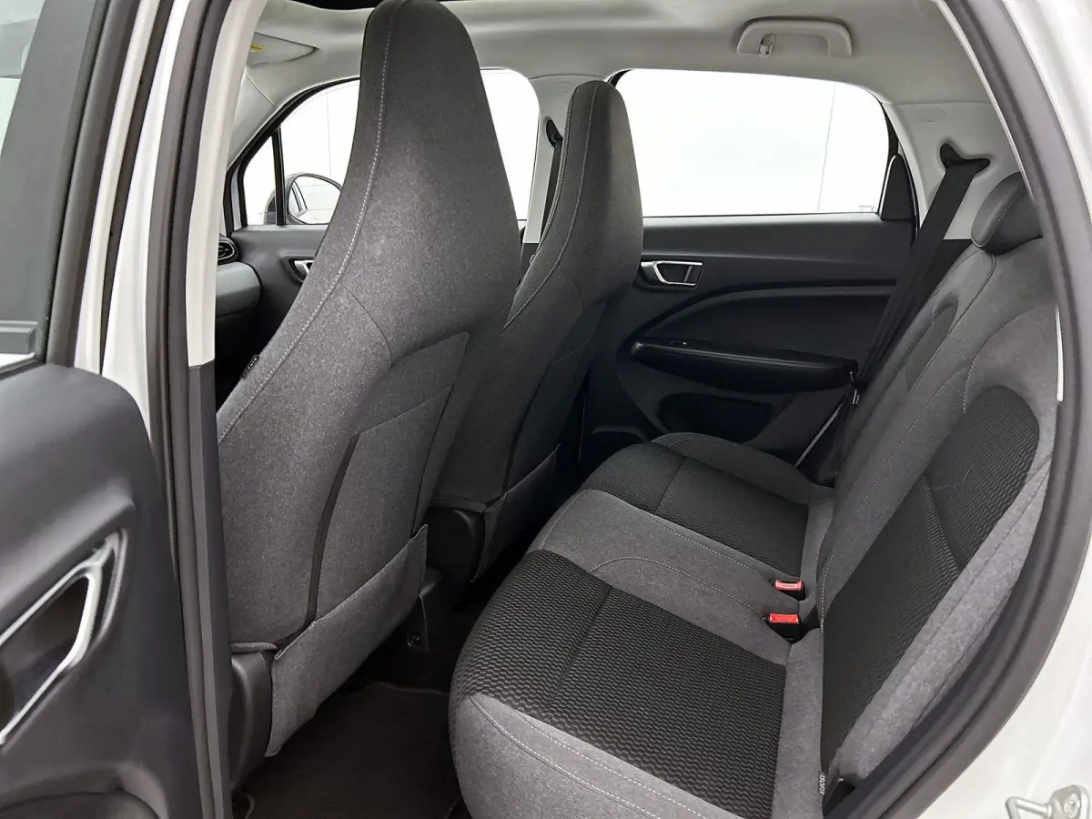 Design 37.3 kWh | Navigatie | Achteruitrijcamera | Panorama Dak | Keyless Start | Climate Control | 15" LMV |