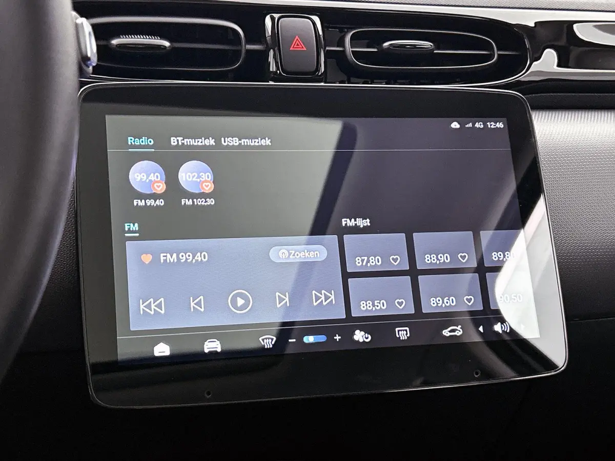 Design 37.3 kWh | Navigatie | Achteruitrijcamera | Panorama Dak | Keyless Start | Climate Control | 15" LMV |