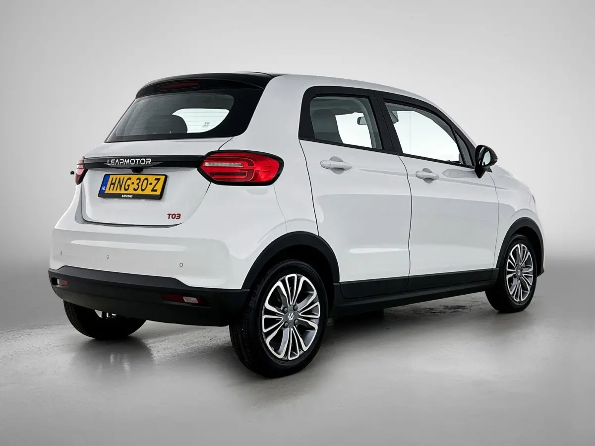 Design 37.3 kWh | Navigatie | Achteruitrijcamera | Panorama Dak | Keyless Start | Climate Control | 15" LMV |