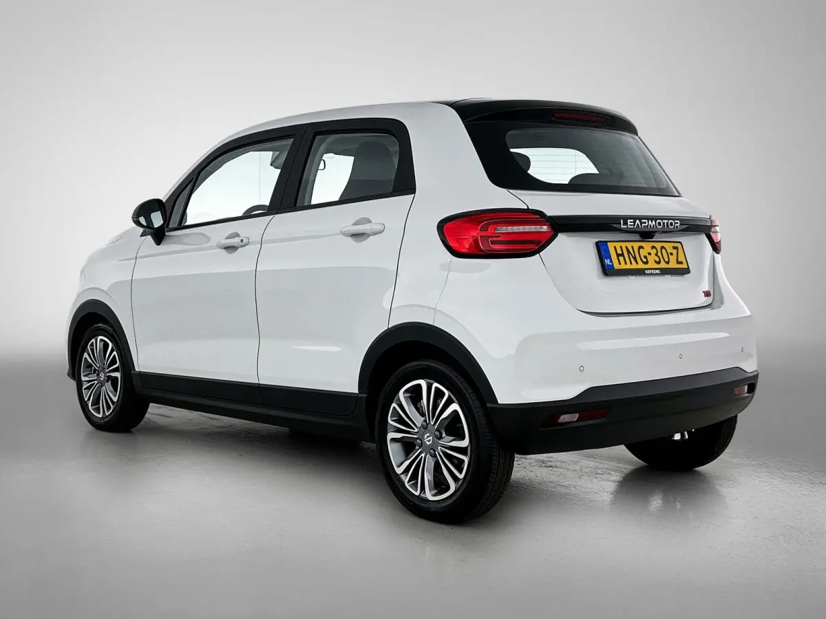 Design 37.3 kWh | Navigatie | Achteruitrijcamera | Panorama Dak | Keyless Start | Climate Control | 15" LMV |