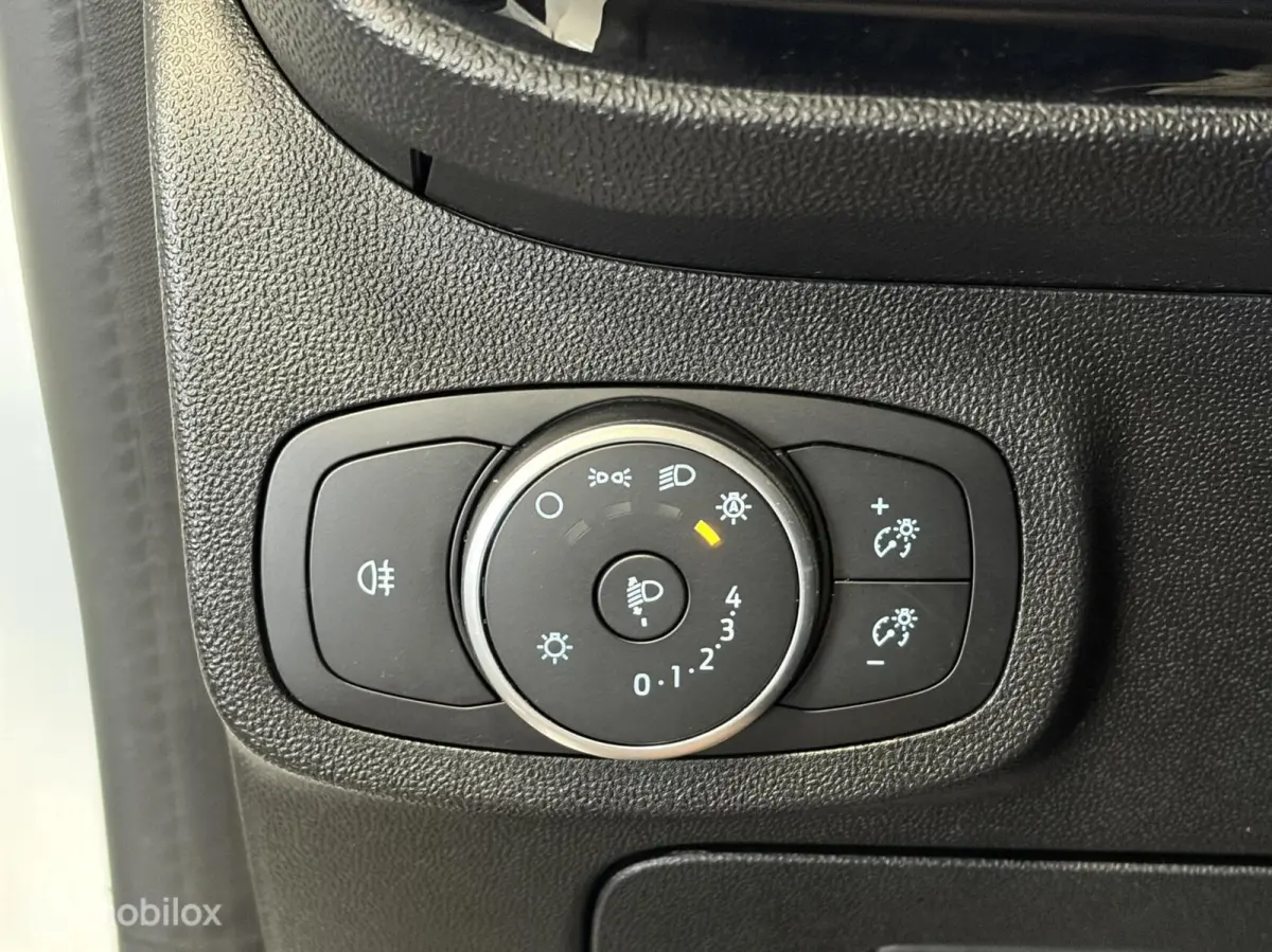 1.1 AIRCO / CRUISE / MEDIA / ZWART LMV / PDC / LEUKE AUTO