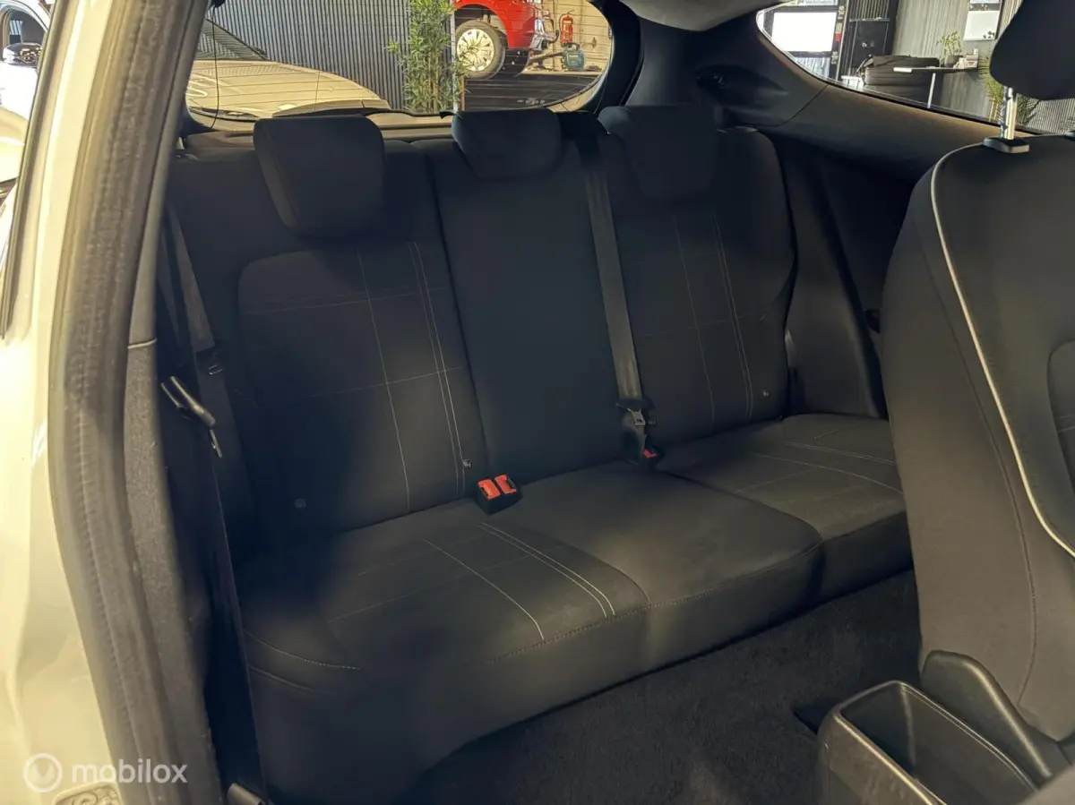 1.1 AIRCO / CRUISE / MEDIA / ZWART LMV / PDC / LEUKE AUTO