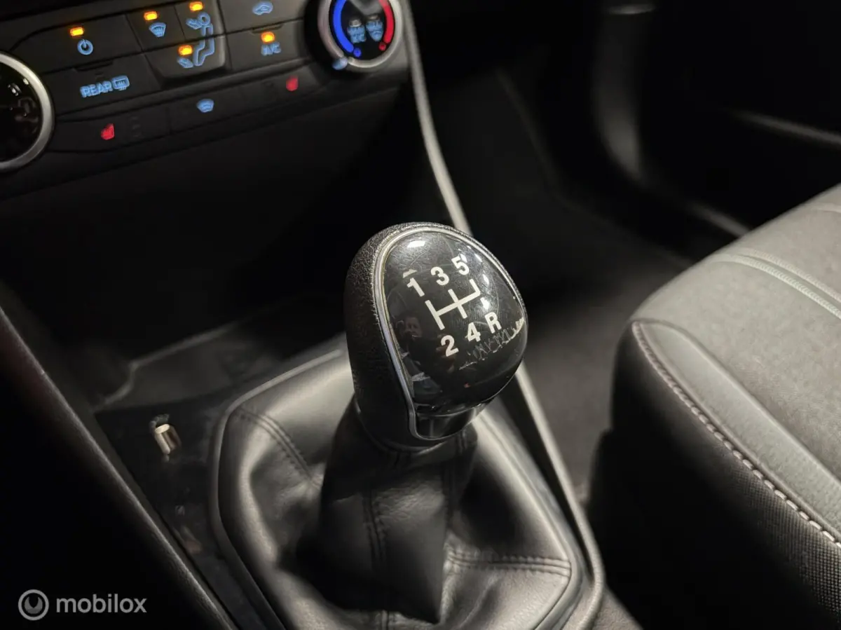 1.1 AIRCO / CRUISE / MEDIA / ZWART LMV / PDC / LEUKE AUTO