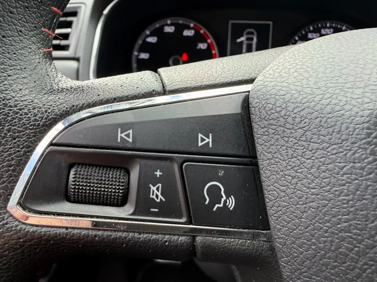 1.0 TSI FR Business Intense | 2E EIGENAAR | 3/6 OF 12MND GARANTIE | ACC | PDC | LMV | CARPLAY | CAMERA |