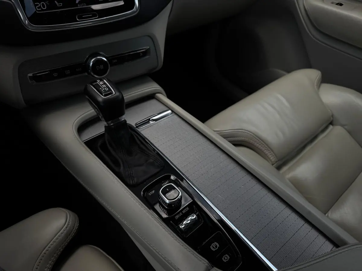 2.0 T5 AWD Inscription M17 PANO|NAVI|TREKHAAK|CAMERA|LED|LEDER|CLIMATE CONTROL|CRUISE CONTROL