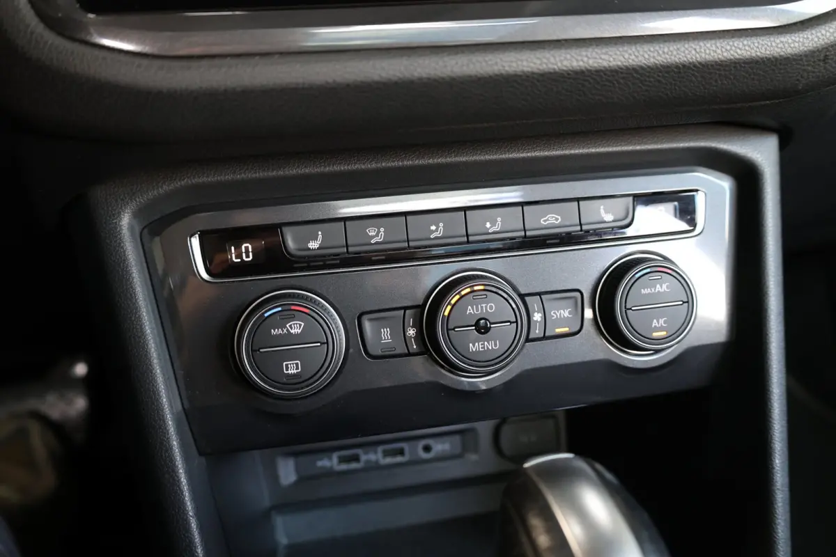 2.0 TSI 4Motion 190+PK R-LINE LED/VIRTUAL/PANO/LEER+S.VERWARMING+MEMORY/20" LMV/CAM/ACC/12 MND GARANTIE