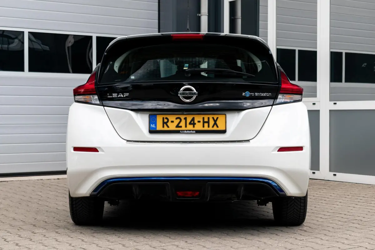 N-Connecta 40 kWh|SOH 90%|CAMERA|ADAPT. CRUISE|CARPLAY|CLIMATE|KEYLESS|DODEHOEKDETECTIE