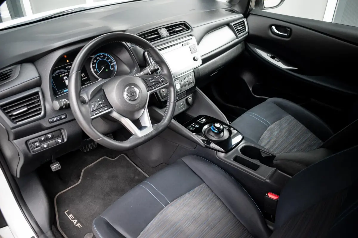 N-Connecta 40 kWh|SOH 90%|CAMERA|ADAPT. CRUISE|CARPLAY|CLIMATE|KEYLESS|DODEHOEKDETECTIE
