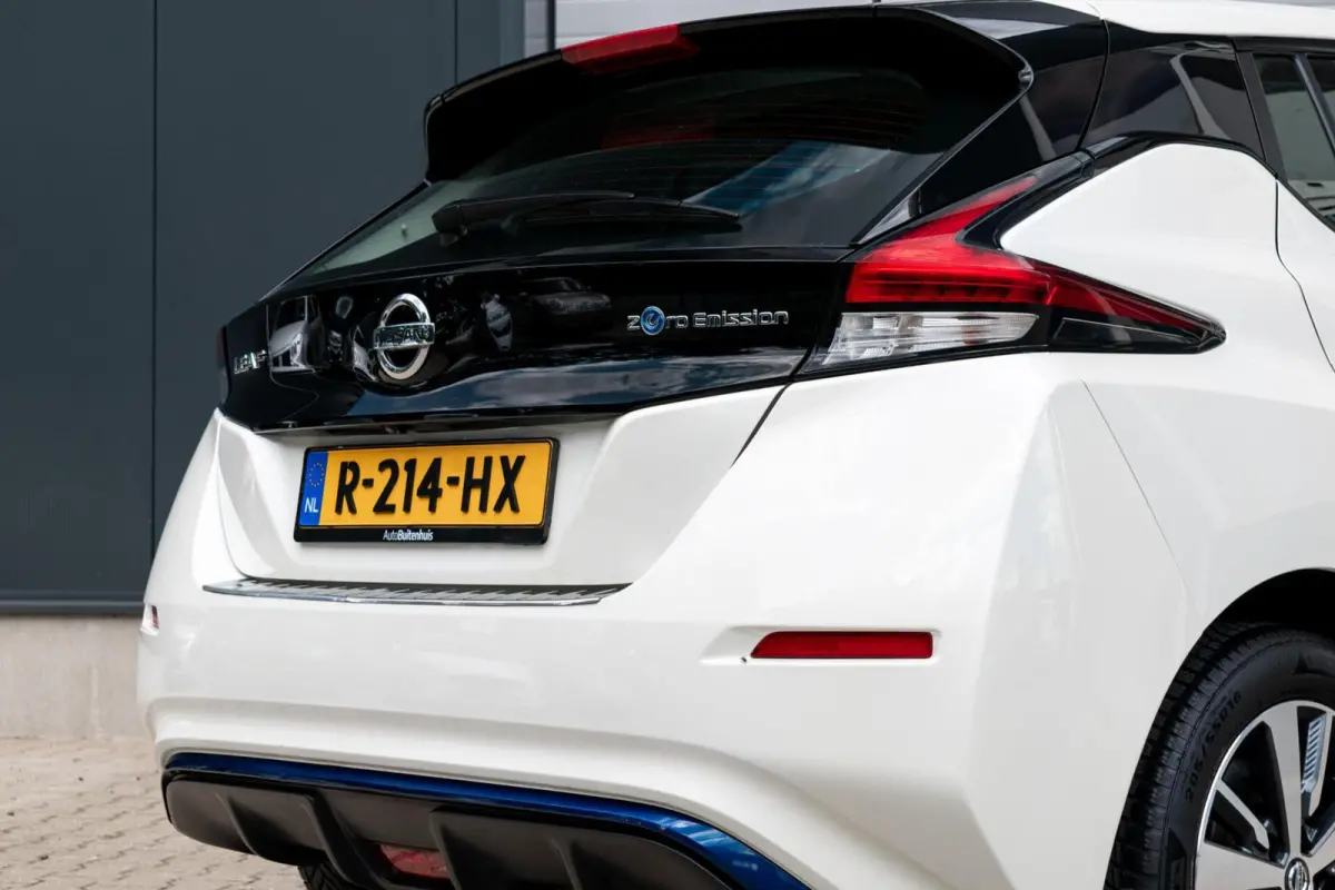 N-Connecta 40 kWh|SOH 90%|CAMERA|ADAPT. CRUISE|CARPLAY|CLIMATE|KEYLESS|DODEHOEKDETECTIE
