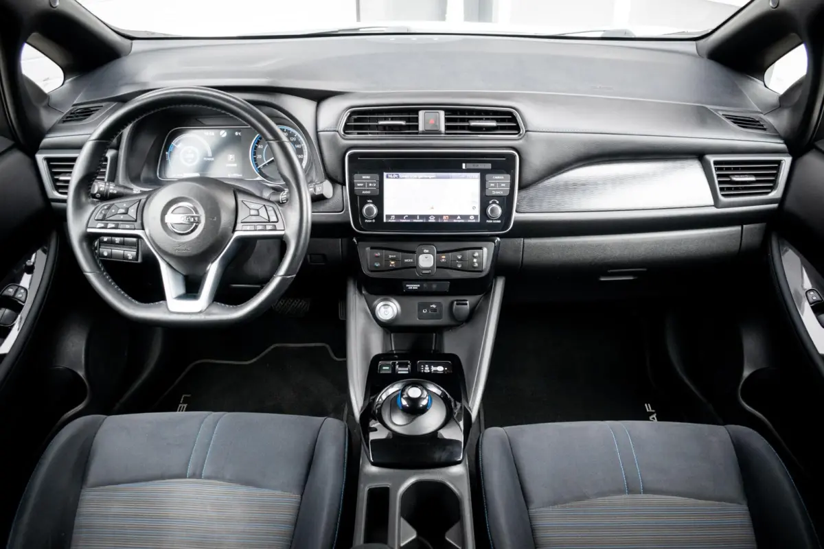 N-Connecta 40 kWh|SOH 90%|CAMERA|ADAPT. CRUISE|CARPLAY|CLIMATE|KEYLESS|DODEHOEKDETECTIE