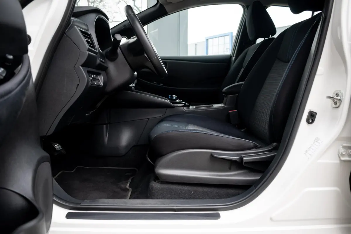 N-Connecta 40 kWh|SOH 90%|CAMERA|ADAPT. CRUISE|CARPLAY|CLIMATE|KEYLESS|DODEHOEKDETECTIE