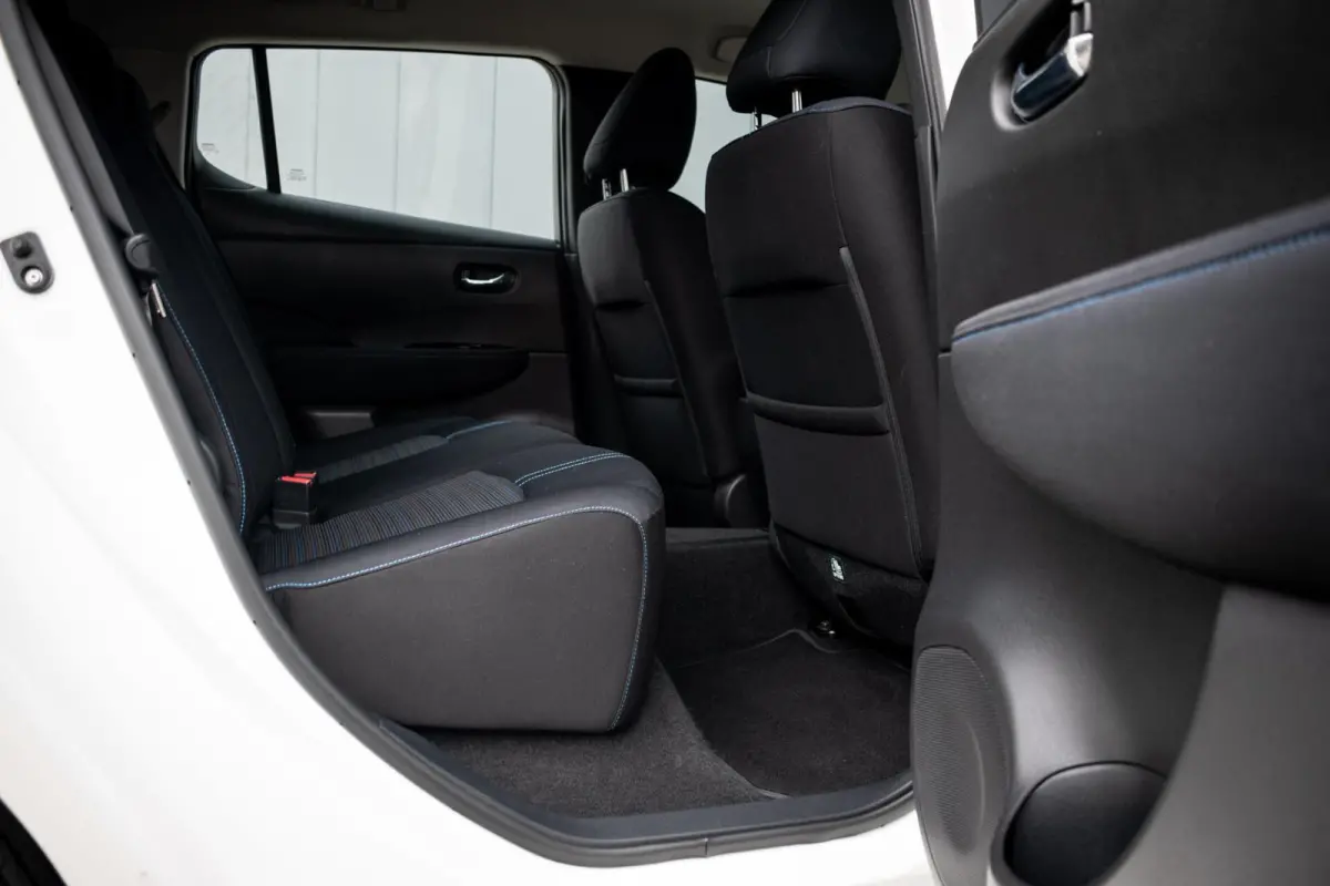 N-Connecta 40 kWh|SOH 90%|CAMERA|ADAPT. CRUISE|CARPLAY|CLIMATE|KEYLESS|DODEHOEKDETECTIE