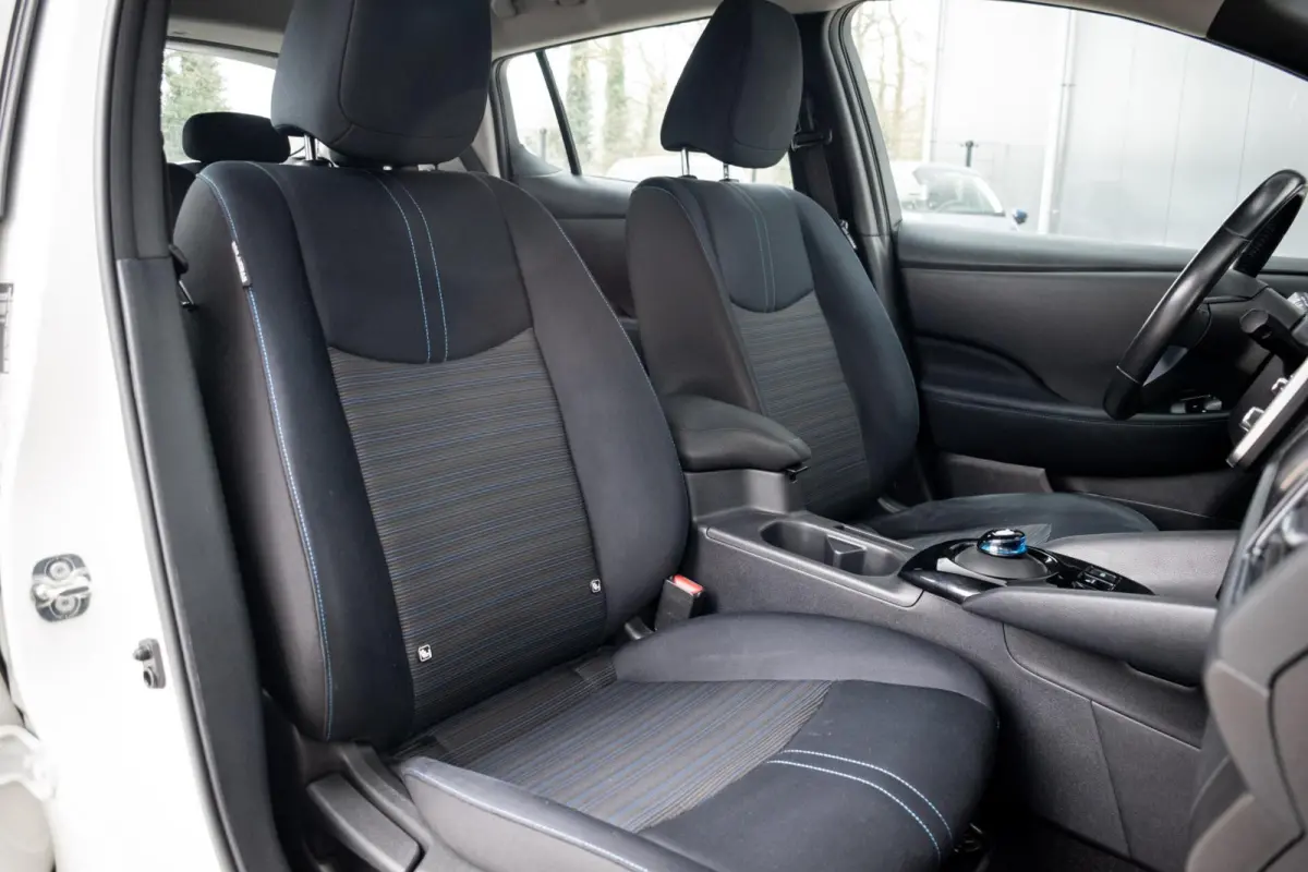 N-Connecta 40 kWh|SOH 90%|CAMERA|ADAPT. CRUISE|CARPLAY|CLIMATE|KEYLESS|DODEHOEKDETECTIE
