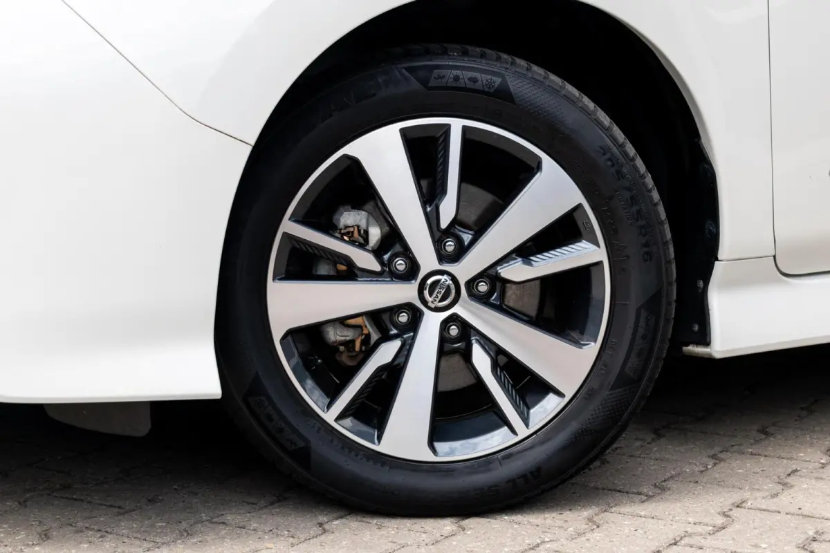 N-Connecta 40 kWh|SOH 90%|CAMERA|ADAPT. CRUISE|CARPLAY|CLIMATE|KEYLESS|DODEHOEKDETECTIE
