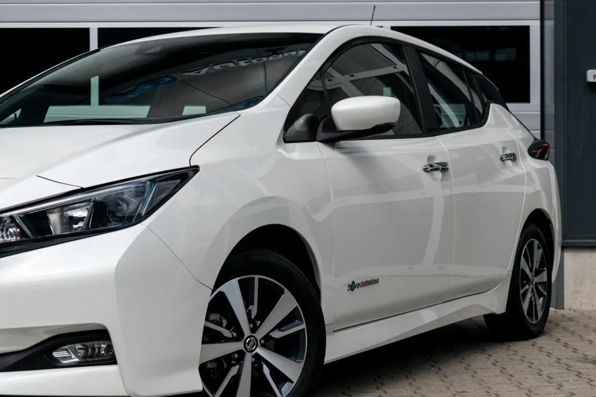 N-Connecta 40 kWh|SOH 90%|CAMERA|ADAPT. CRUISE|CARPLAY|CLIMATE|KEYLESS|DODEHOEKDETECTIE
