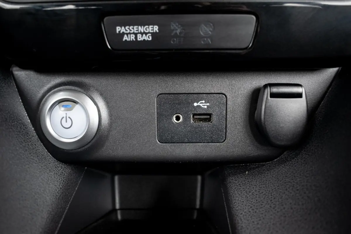 N-Connecta 40 kWh|SOH 90%|CAMERA|ADAPT. CRUISE|CARPLAY|CLIMATE|KEYLESS|DODEHOEKDETECTIE