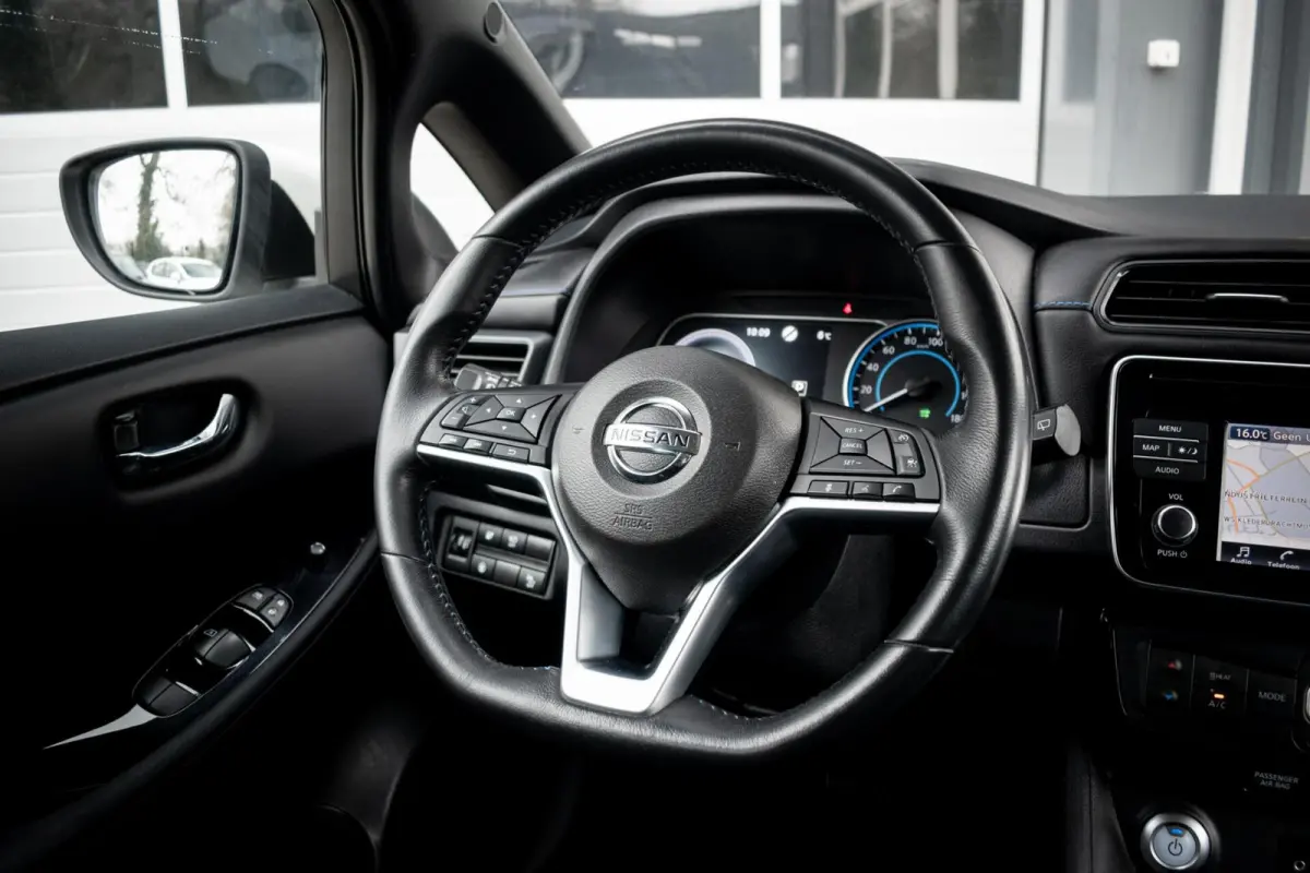 N-Connecta 40 kWh|SOH 90%|CAMERA|ADAPT. CRUISE|CARPLAY|CLIMATE|KEYLESS|DODEHOEKDETECTIE