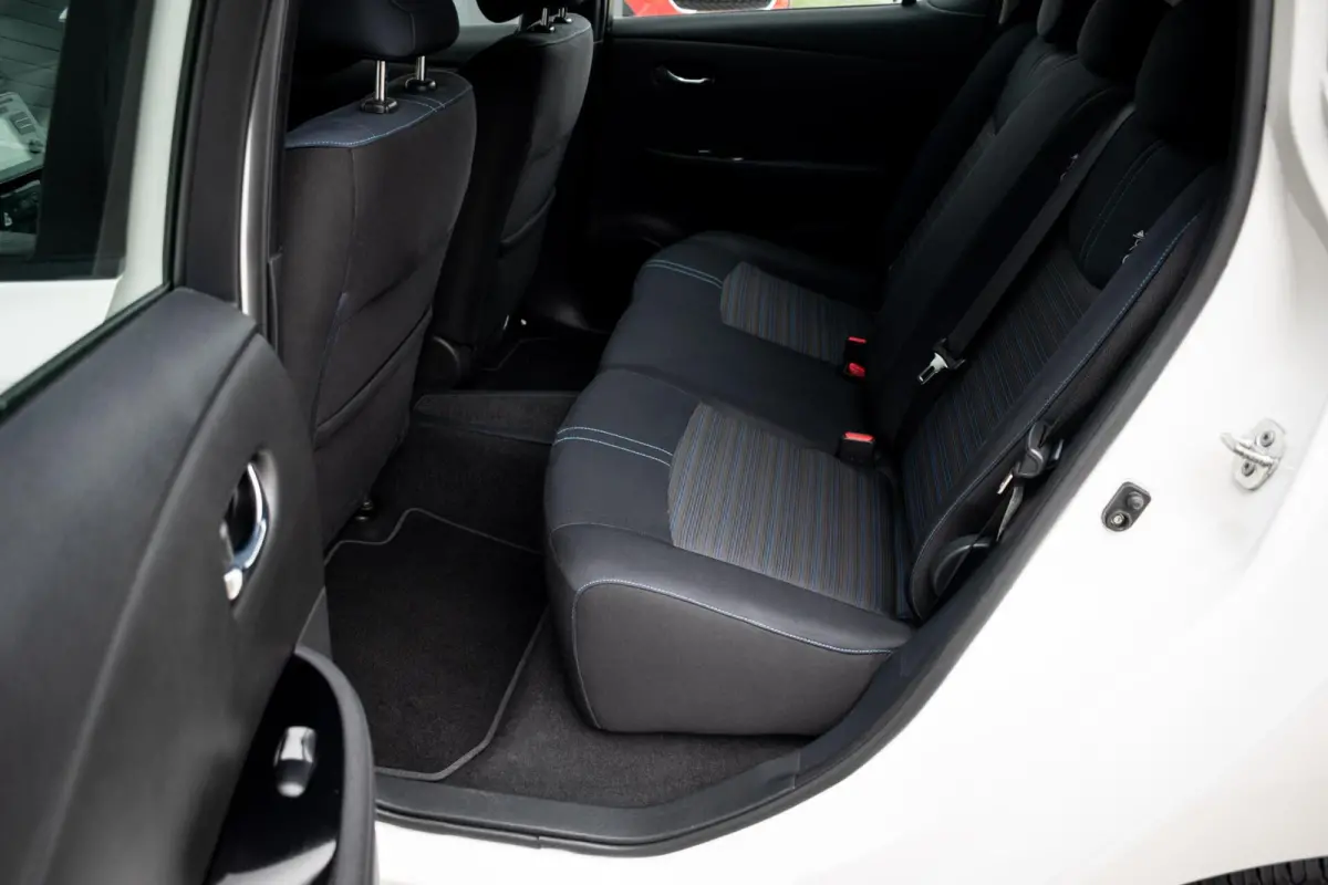 N-Connecta 40 kWh|SOH 90%|CAMERA|ADAPT. CRUISE|CARPLAY|CLIMATE|KEYLESS|DODEHOEKDETECTIE