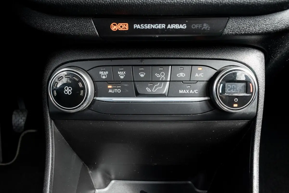 1.0 EcoBoost Titanium|1e EIGENAAR|CLIMATE|KEYLESS|CARPLAY|CRUISE|NAVI