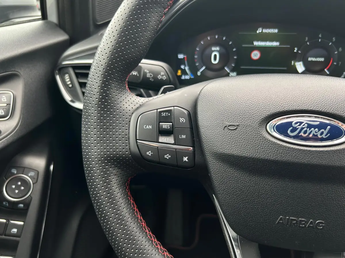 1.0 EcoBoost Titanium X