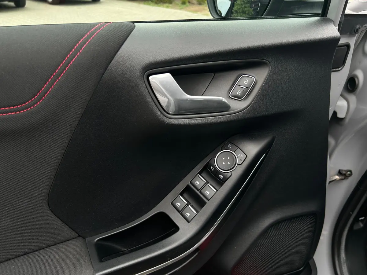 1.0 EcoBoost Titanium X