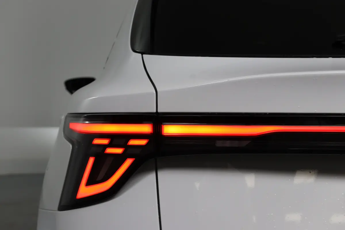 Luxury 64 kWh | 360 Camera | Warmtepomp | Stoel/Stuurverwarming | Clima | Navi | LED | Cruise Adaptive