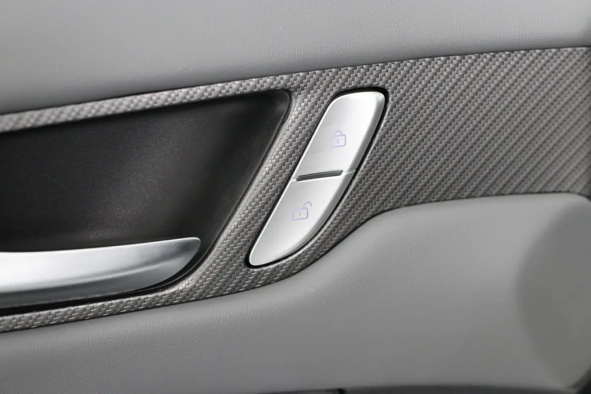 Luxury 64 kWh | 360 Camera | Warmtepomp | Stoel/Stuurverwarming | Clima | Navi | LED | Cruise Adaptive
